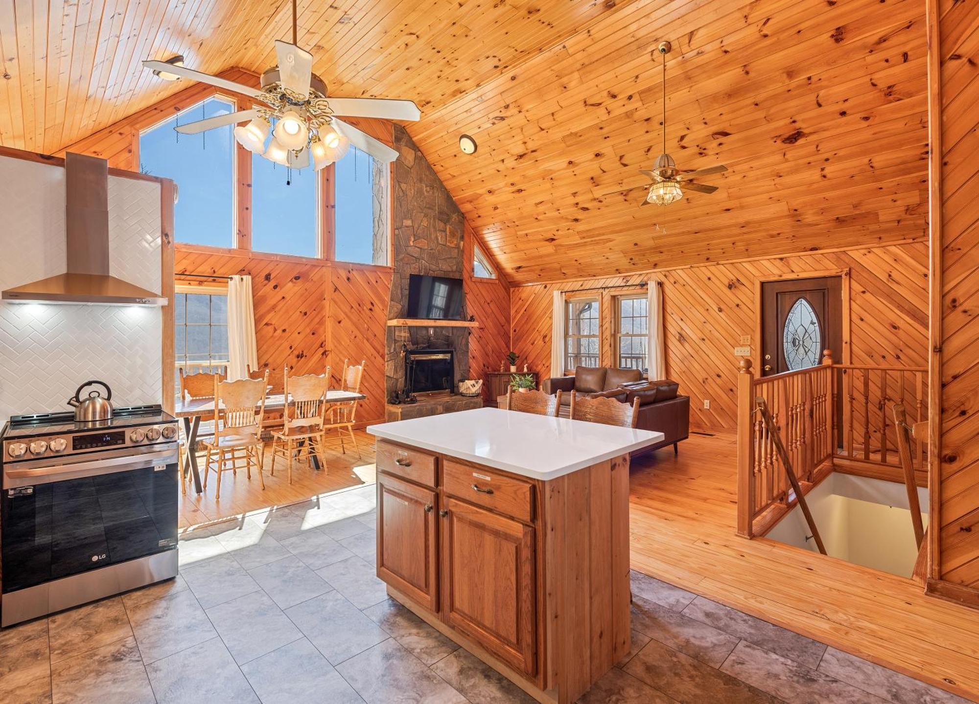 Maggie Valley Cabin With Beautiful Mountain Views, Hottub, Pet Friendly, Gameroom, Fireplace Exterior foto